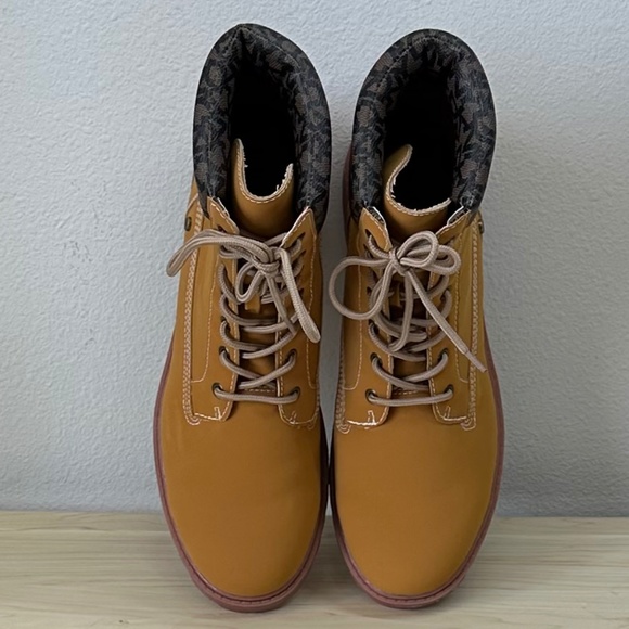 DKNY Men's Ankle Tan Boots Lace Up Style With Logo - Picture 5 of 16